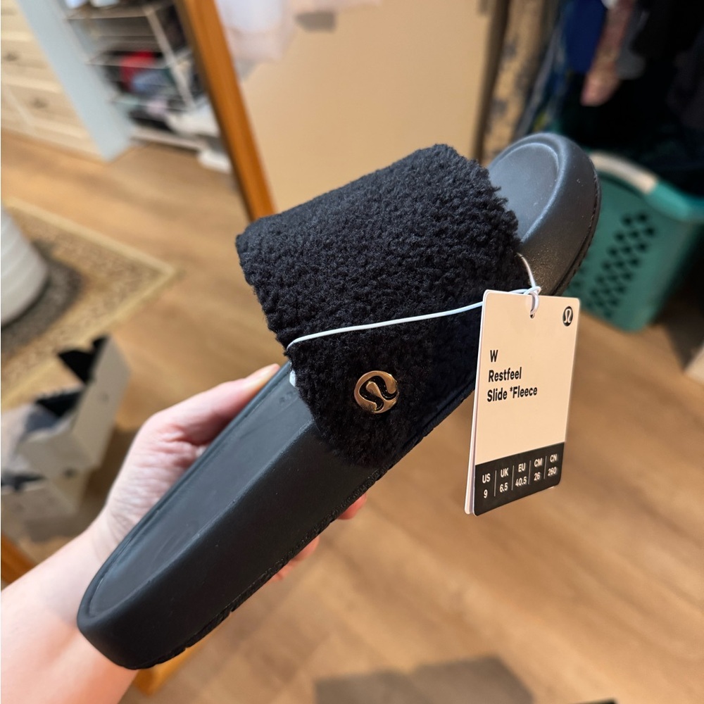 Lululemon Restfeel Slides